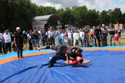 Сабантуй төбәкләрне берләштерә