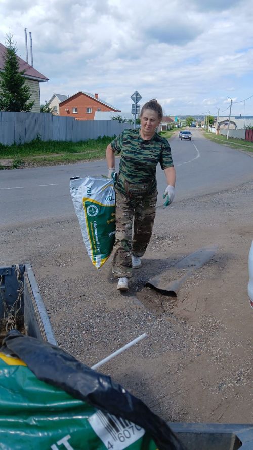 Горзеленхоз в Заинске заботится о чистоте и порядке в городе