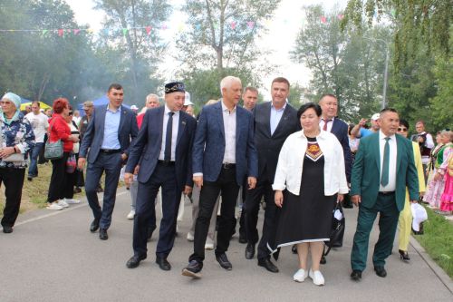 Сабантуй төбәкләрне берләштерә