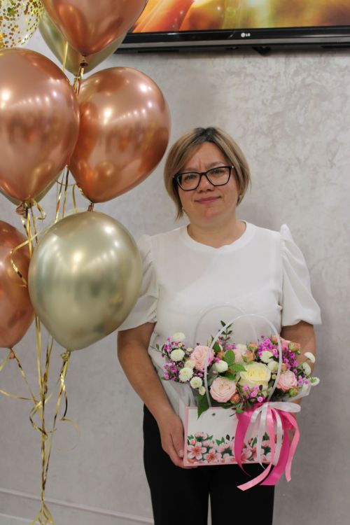 Зәйдә социаль хезмәткәрләрне һөнәри бәйрәмнәре белән котладылар