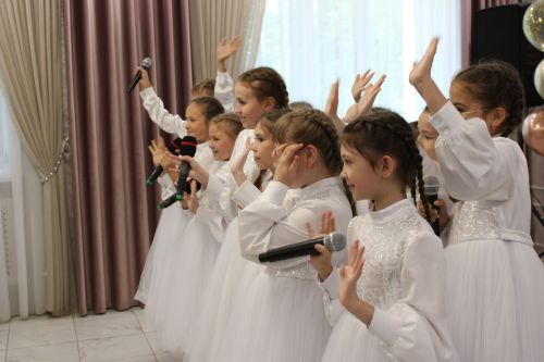 Зәйдә социаль хезмәткәрләрне һөнәри бәйрәмнәре белән котладылар