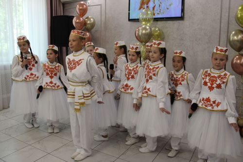 Зәйдә социаль хезмәткәрләрне һөнәри бәйрәмнәре белән котладылар