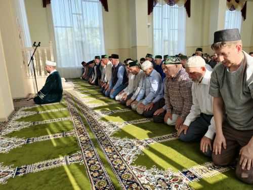 Заинские мусульмане отмечают Курбан-байрам