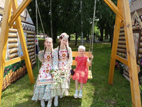 Төрле мәйданчыкларда – кунакчыллык