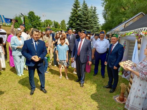 Төрле мәйданчыкларда – кунакчыллык