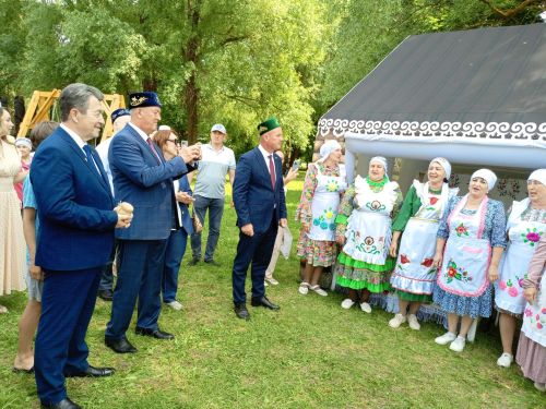 Төрле мәйданчыкларда – кунакчыллык