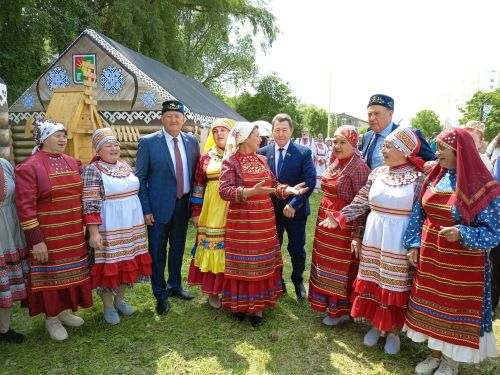 Төрле мәйданчыкларда – кунакчыллык