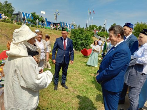 Төрле мәйданчыкларда – кунакчыллык
