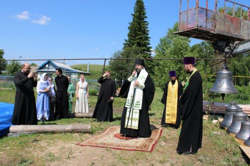 Югары Баграж чиркәвенә кач куелды һәм чаңнар изгеләндерелде