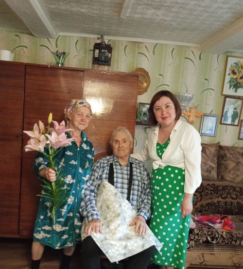 106 лет семейного стажа на две пары из Заинска