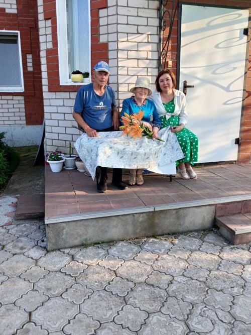 106 лет семейного стажа на две пары из Заинска