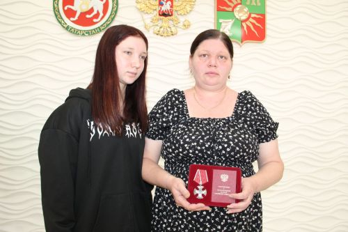Зәйдә ил иминлеген саклап һәлак булганнарга дәүләт бүләкләре тапшырылды