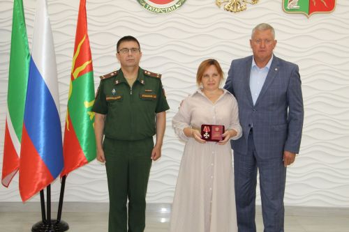 Зәйдә ил иминлеген саклап һәлак булганнарга дәүләт бүләкләре тапшырылды