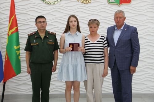 Зәйдә ил иминлеген саклап һәлак булганнарга дәүләт бүләкләре тапшырылды