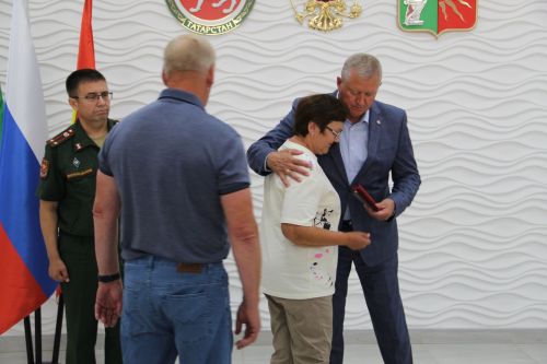 Зәйдә ил иминлеген саклап һәлак булганнарга дәүләт бүләкләре тапшырылды