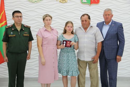 Зәйдә ил иминлеген саклап һәлак булганнарга дәүләт бүләкләре тапшырылды