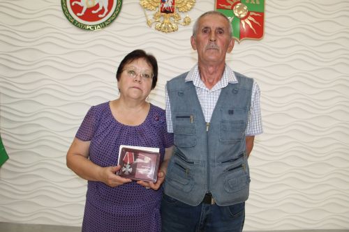 Зәйдә ил иминлеген саклап һәлак булганнарга дәүләт бүләкләре тапшырылды
