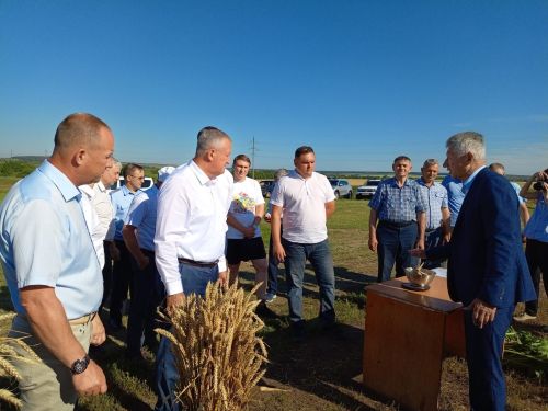 Зәйдә Питрау бәйрәменә килгән кунаклар басуларны да карадылар