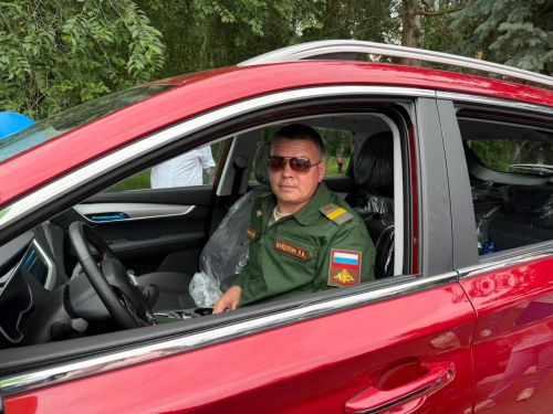 Зәйнең махсус хәрби операция ветеранына машина тапшырылды