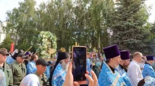 В Казани прошел крестный ход в честь Казанской иконы Божией Матери