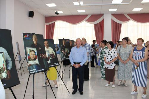 Зәйдә «Герой әтисе» күргәзмәсе ачылды