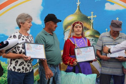 Золотые пары Светлого Озера: 7 семей-юбиляров получили заслуженные награды на празднике Казанской