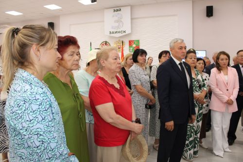 Зәйдә «Герой әтисе» күргәзмәсе ачылды