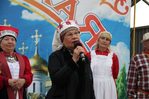 От бабушкиного сундука до сцены: кто победил в конкурсе старинных кряшенских костюмов в Светлом Озере?