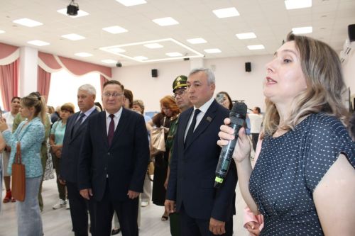 Зәйдә «Герой әтисе» күргәзмәсе ачылды
