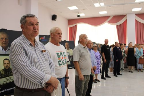 Зәйдә «Герой әтисе» күргәзмәсе ачылды