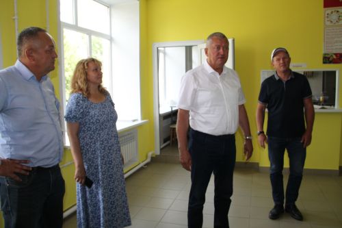 Разиф Каримов лично проверил ход благоустройства: какие объекты преобразились в Заинске?