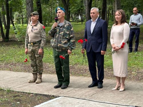 В Заинске почтили память героев флота