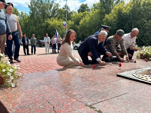 В Заинске почтили память героев флота