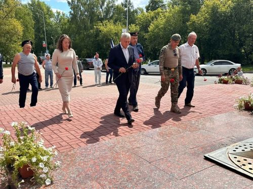 В Заинске почтили память героев флота