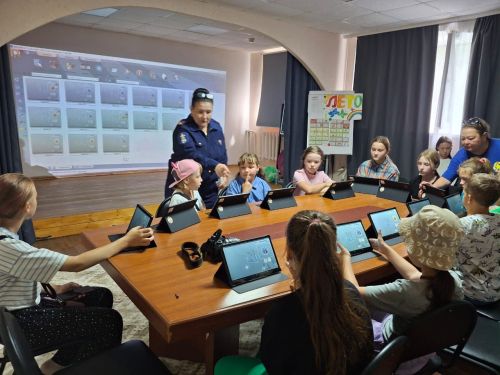 В Заинске презентовали мобильный обучающий комплекс по пожарной безопасности для детей