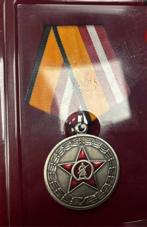 Зәй хәрбие батырлыгы һәм кыюлыгы өчен дүрт медальгә лаек булды