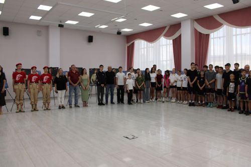 Зәй районы башлыгы “Герой әтисе” фотокүргәзмәсе белән танышты
