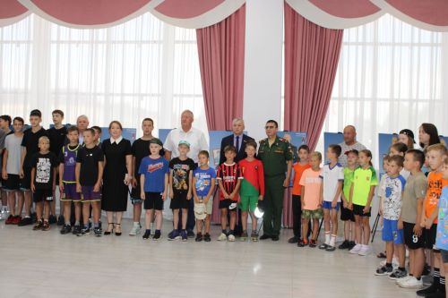 Зәй районы башлыгы “Герой әтисе” фотокүргәзмәсе белән танышты