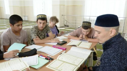 Лето с пользой и смыслом В Заинской Центральной мечети работает духовно-образовательный лагерь