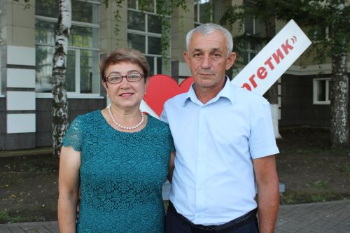 В Заинске семья Барсуковых награждена медалью «За любовь и верность»