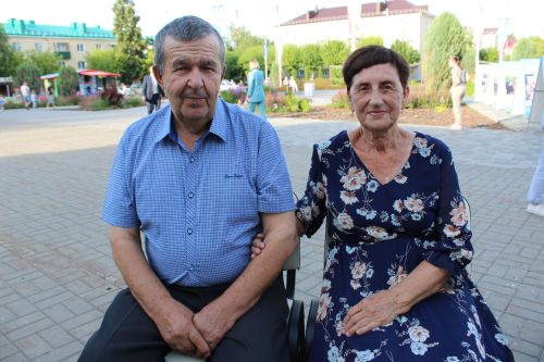 В Заинске семья Барсуковых награждена медалью «За любовь и верность»