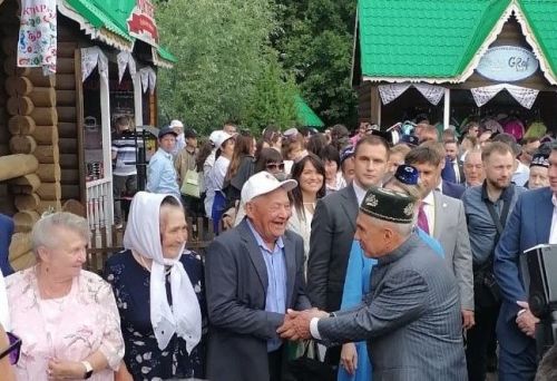 Гомер сукмаклары буйлап 60 ел бергә