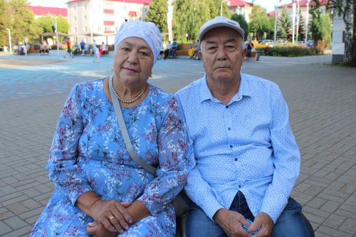 В Заинске семья Барсуковых награждена медалью «За любовь и верность»