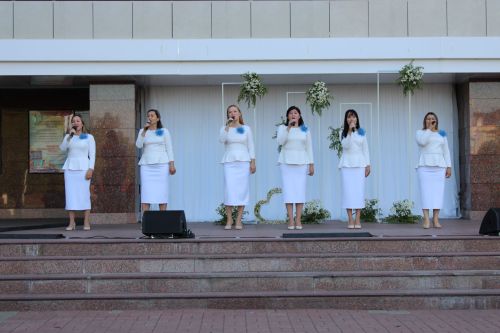 В Заинске семья Барсуковых награждена медалью «За любовь и верность»