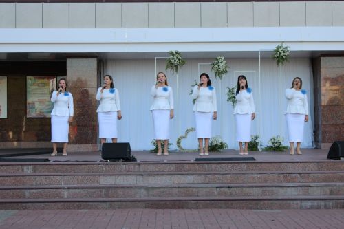 В Заинске семья Барсуковых награждена медалью «За любовь и верность»