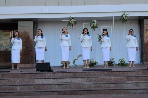 В Заинске семья Барсуковых награждена медалью «За любовь и верность»