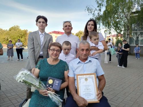 Зәйдә зур түгәрәк гаилә бәйрәмнәрен билгеләп үтүчеләр хөрмәтләнде