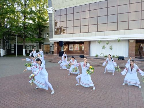 Зәйдә зур түгәрәк гаилә бәйрәмнәрен билгеләп үтүчеләр хөрмәтләнде