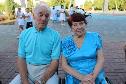 В Заинске семья Барсуковых награждена медалью «За любовь и верность»