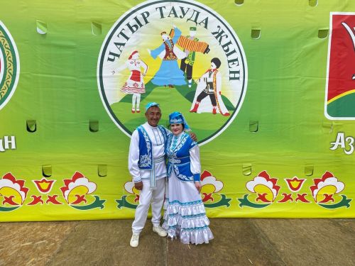 Дуэт Миникаевых из Заинска выступил на межрегиональном фестивале тюркских народов